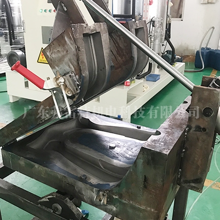游樂設施壓肩發泡模具
