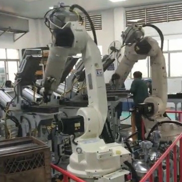 PU扶手面機械手全自動發泡設備